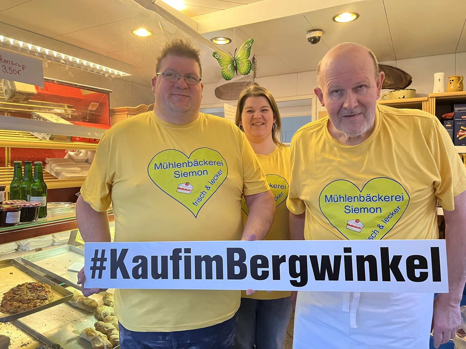 Mühlenbäckerei Siemon mit dem Schild #KaufimBergwinkel