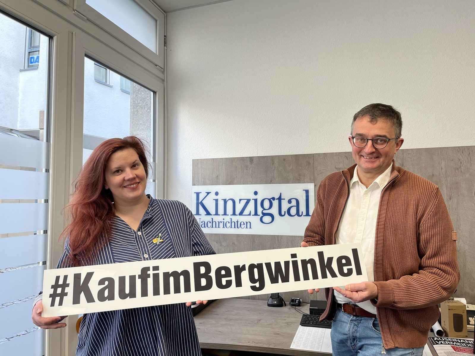 Kinzigtal Nachrichten mit dem Schild #KaufimBergwinkel