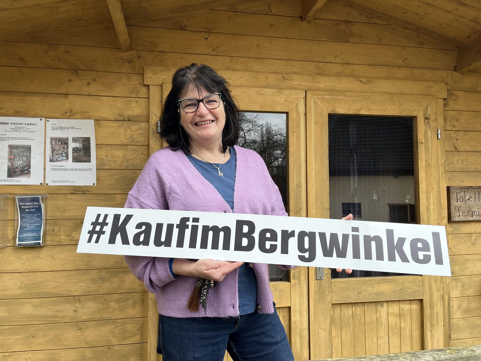 Tierheilpraxis Scholz mit dem Schild #KaufimBergwinkel
